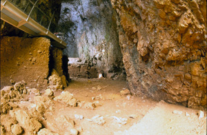 Sol de la grotte du Lazaret