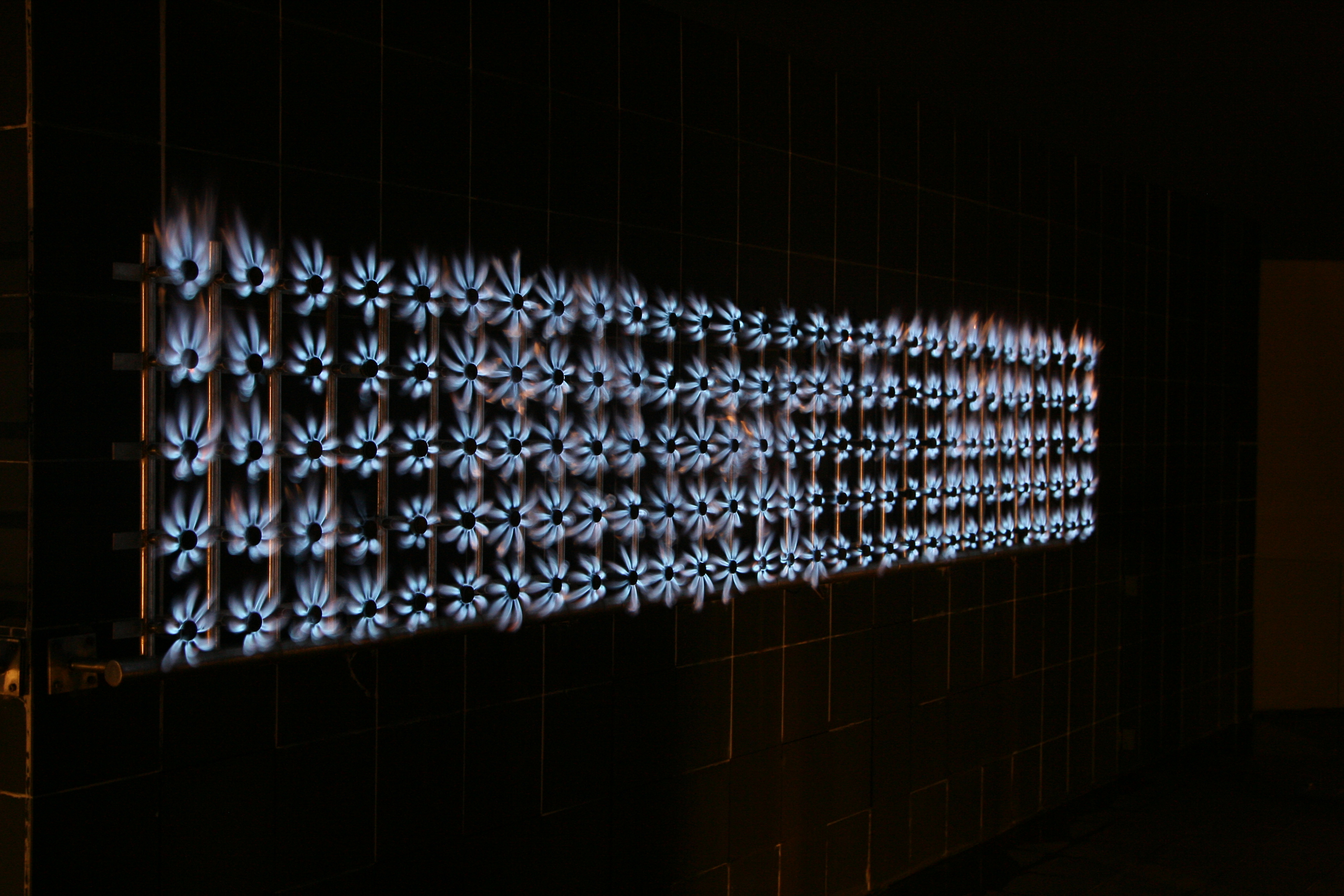 Une œuvre d'Yves Klein : le Mur de feu  Le portail numerique des savoirs  des Alpes-Maritimes